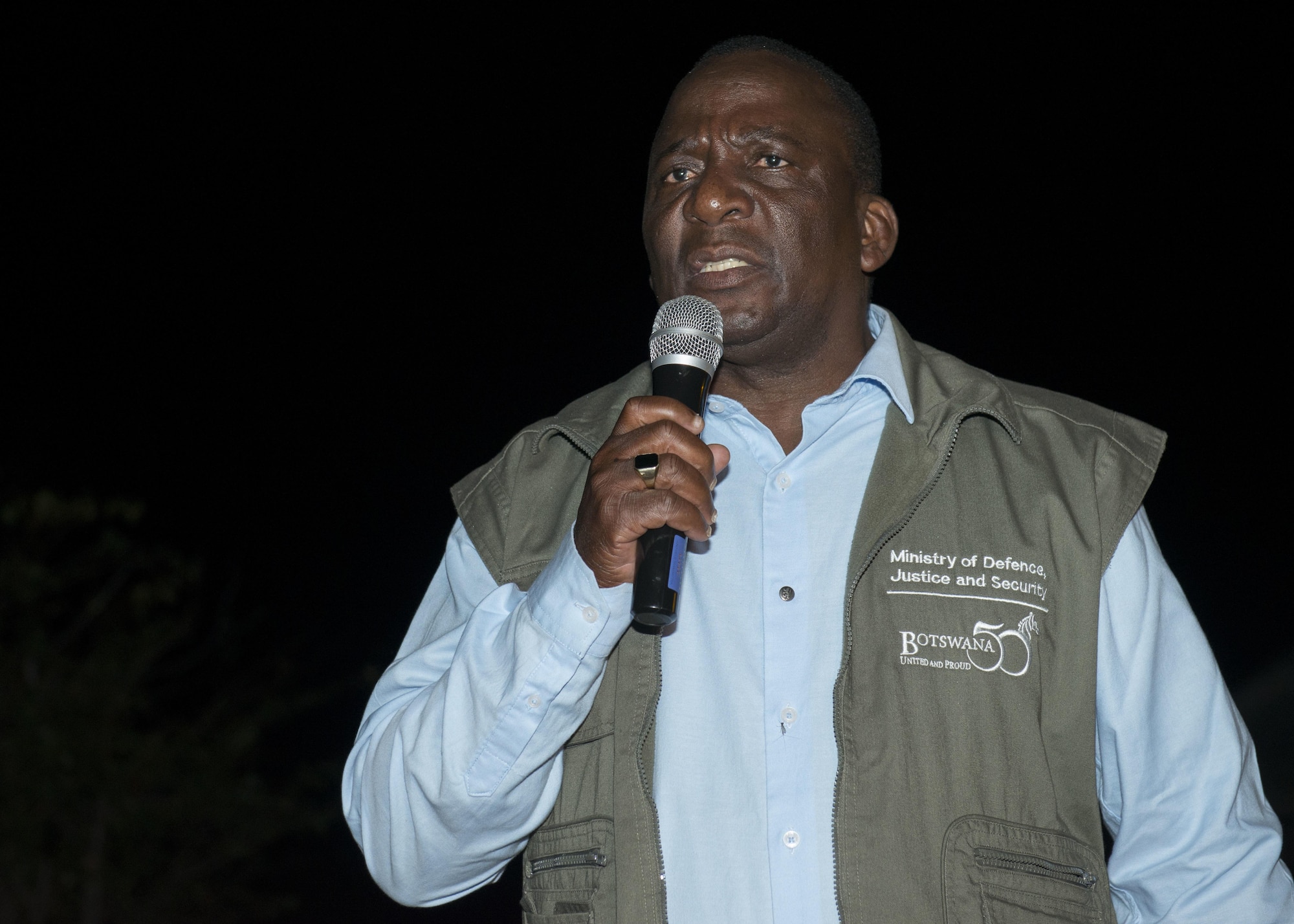 Maj. Gen. Innocent S. Phatshwana, Botswana Defense Force Air Arm commander, speaks during the closing ceremony of the 2017 African Air Chiefs Symposium in Kasane, Botswana on May 17, 2017. This year’s symposium was co-hosted by the U.S. and Botswana. The U.S. and Botswana have a strong relationship, and the U.S. military has a long and productive history of working with the Botswana Defence Force. (U.S. Air Force photo by Staff Sgt. Krystal Ardrey)