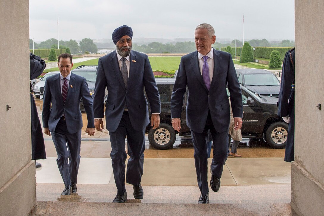 Defense Secretary Jim Mattis hosts Canadian Defense Minister Harjit Sajjan at the Pentagon, May 22, 2017. DoD photo by Air Force Tech. Sgt. Brigitte N. Brantley