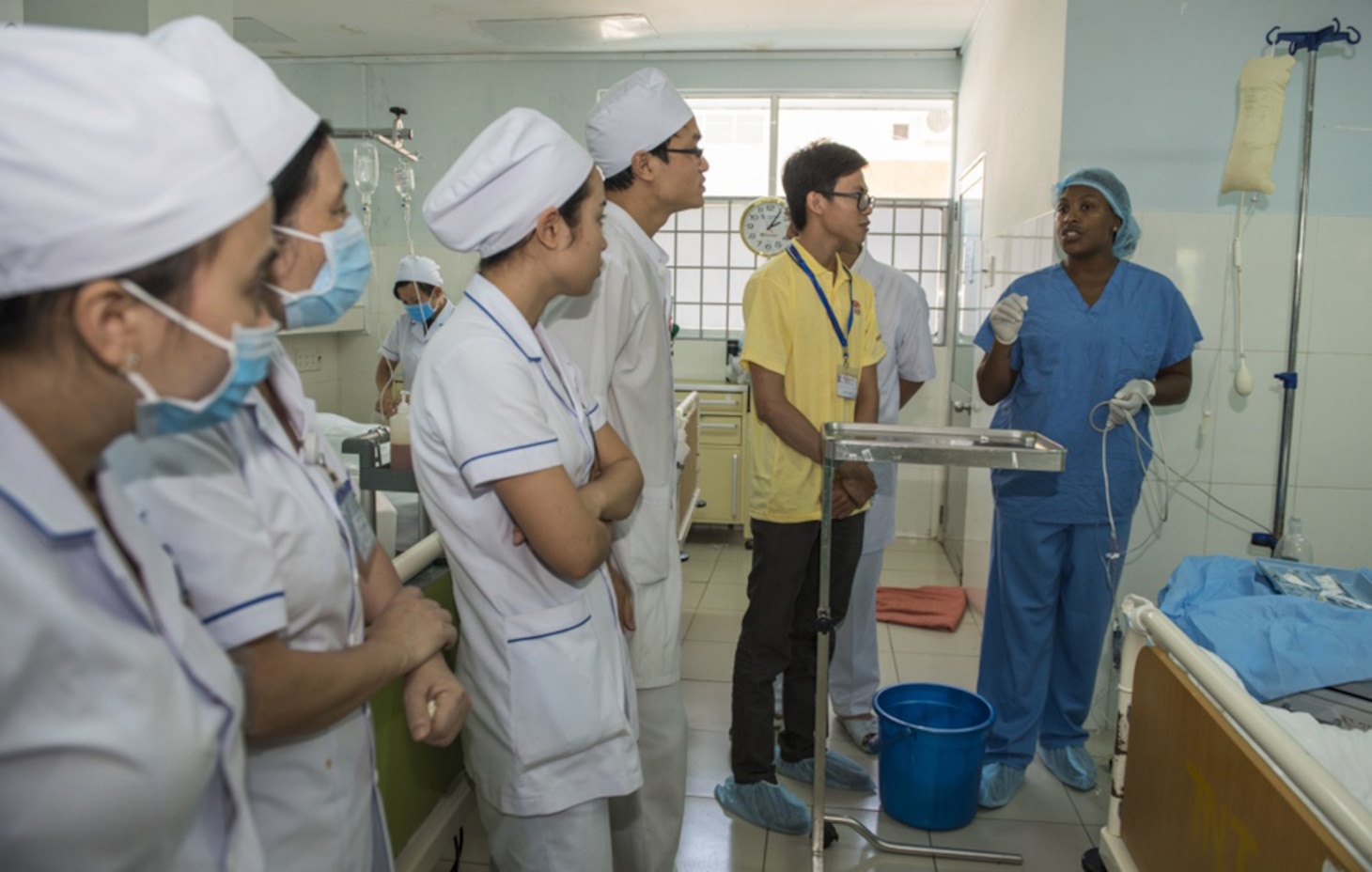 Lt. Jasmyne Avery of Naval Hospital Camp Pendleton teaches doctors and nurses at Khanh Hoa General Hospital to set up an arterial line during a nursing exchange as a part of Pacific Partnership 2017 Khanh Hoa May 22, 2017. Pacific Partnership is the largest annual multilateral humanitarian assistance and disaster relief preparedness mission conducted in the Indo-Asia-Pacific and aims to enhance regional coordination in areas such as medical readiness and preparedness for manmade and natural disasters.