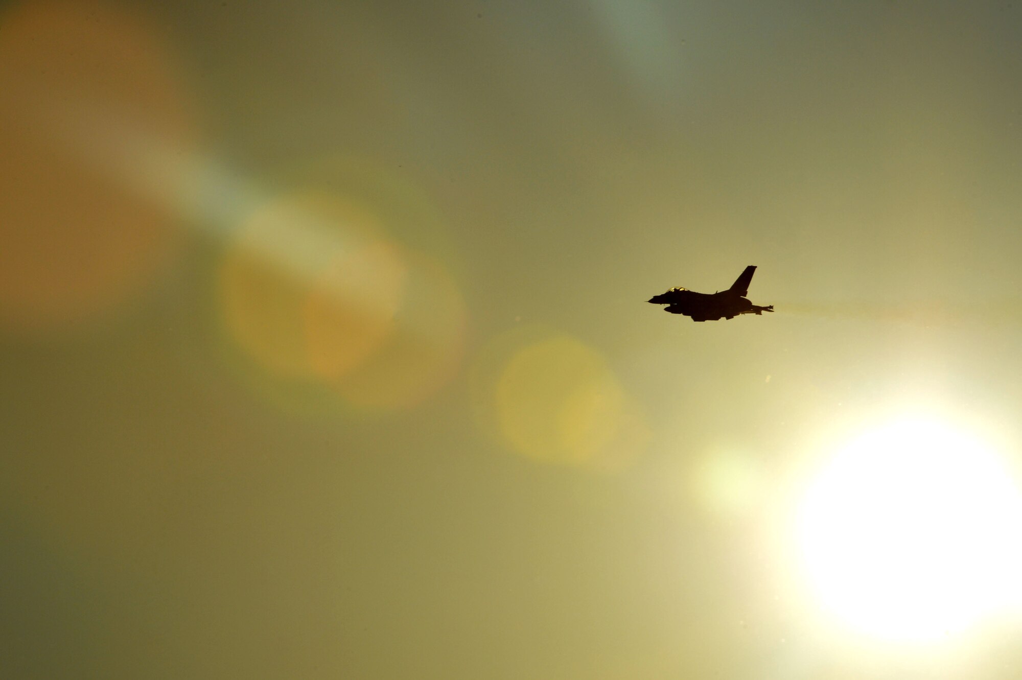 An F-16CM Fighting Falcon assigned to the 55th Fighter Squadron takes off during operational readiness exercise Weasel Victory 17-07 at Shaw Air Force Base, S.C., May 15, 2017. The three-day ORE tested the installation’s efficiency through the implementation of 24-hour operations intended to test Airmen’s combat readiness. (U.S. Air Force photo by Airman 1st Class Christopher Maldonado)