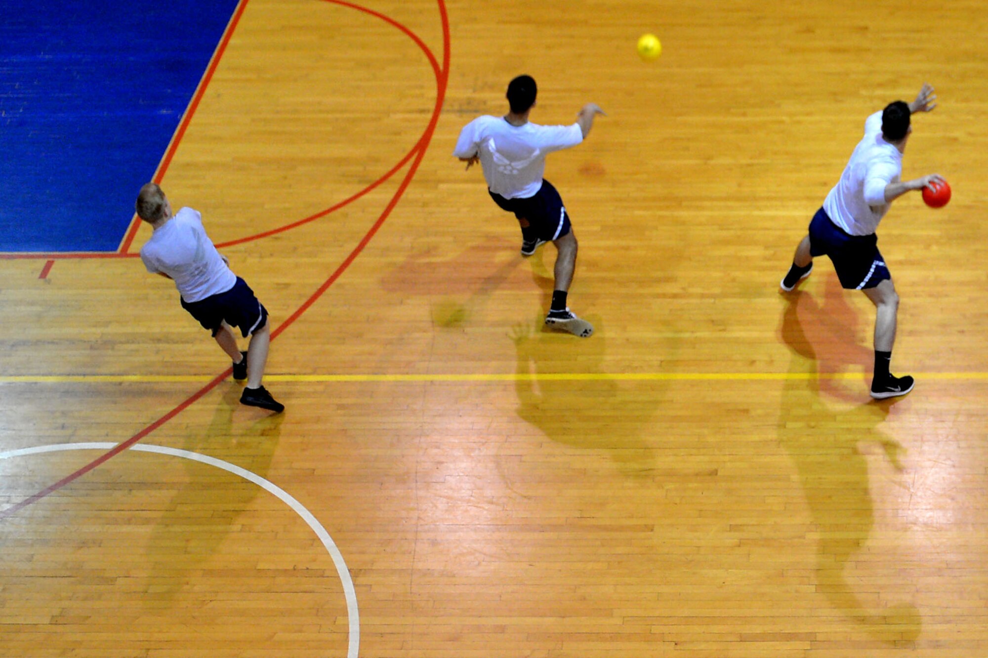 U.S. Airmen assigned to the 20th Fighter Wing participate in a dodgeball tournament during a warrior day challenge at Shaw Air Force Base, S.C., May 19, 2017. Airmen eliminated during the dodgeball tournament performed exercises such as crunches and planks until the completion of the game. (U.S. Air Force photo by Airman 1st Class Christopher Maldonado)