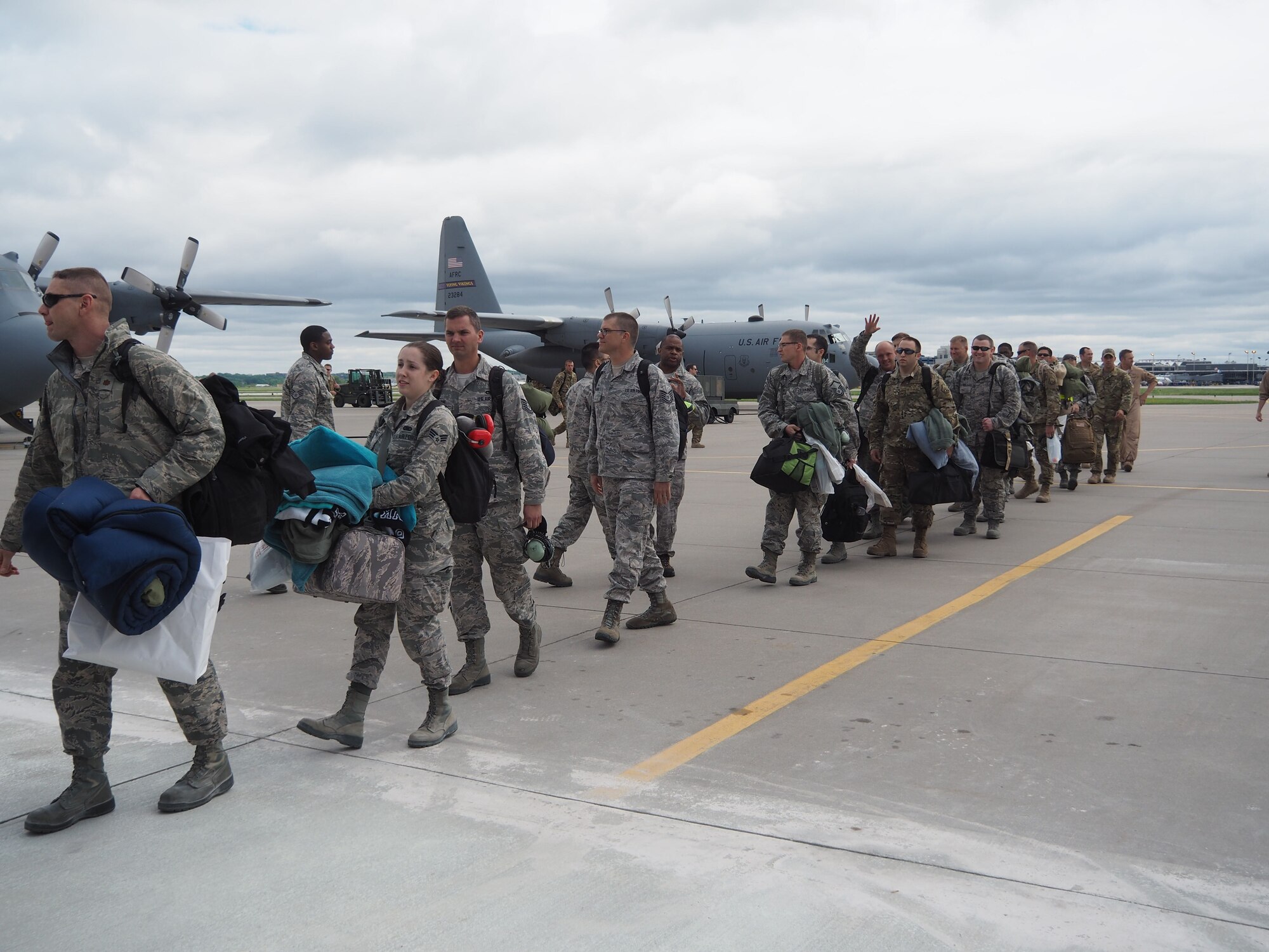 Members of the 934th Airlift Wing return home May 18 after a four month deployment. (Air Force Photo/Paul Zadach)