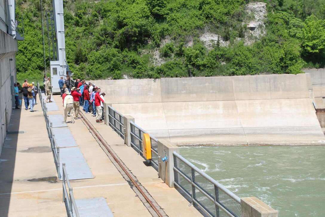 Members and support staff of the Missouri River Recovery Implementation Committee visited the Gavins Point Dam to learn more about the dam's operations and facilities as part of their May 22, 2017 field trip.
