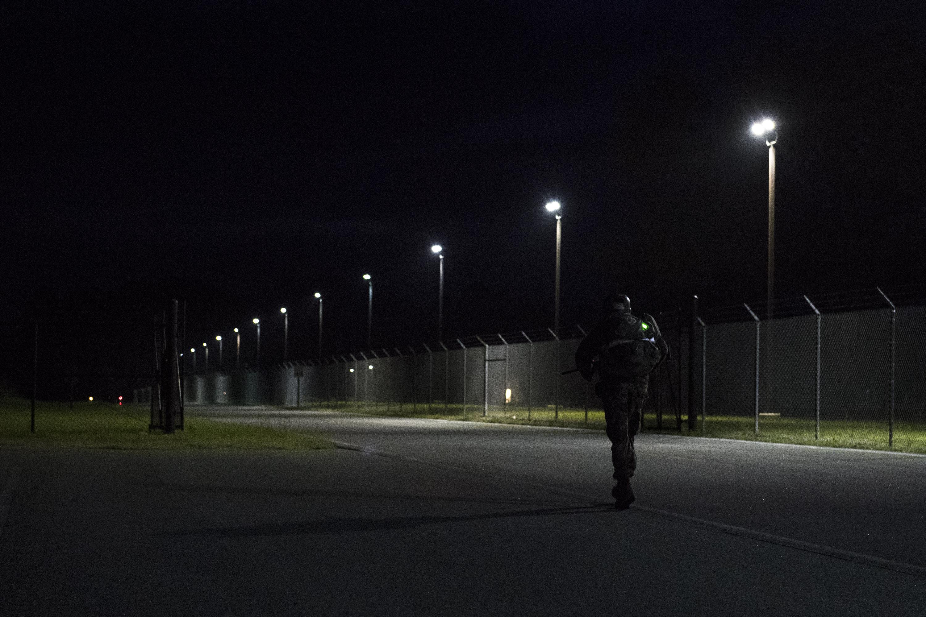 Airmen attempt Air Assault assessment