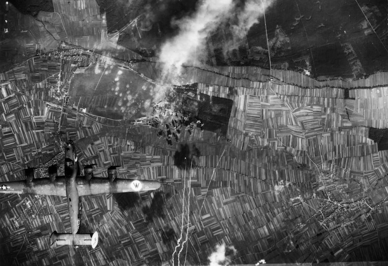 489th Bomb Group: Continuing tradition > Dyess Air Force Base > Display