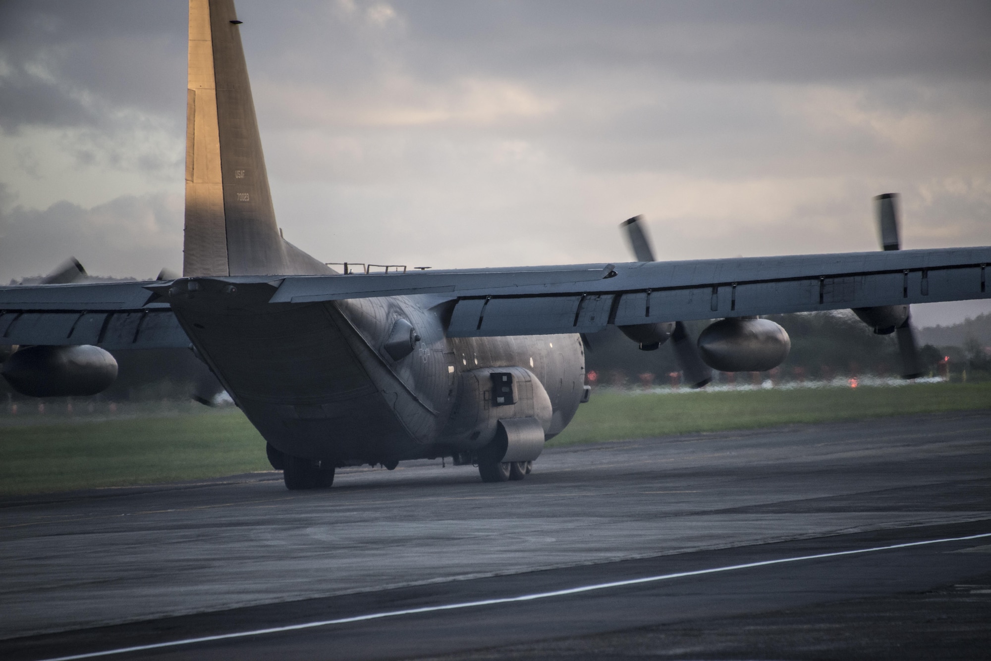 A U.S. Air Force MC-130H Combat Talon II assigned to the 1st Special Operations Squadron arrives at Royal New Air Force Base Auckland, New Zealand on April 15, 2017. Members of the 353rd Special Operations Group increased military cooperation with RNZAF partners during the fourth iteration of Exercise Teak Net, which took place April 15-18, 2017 at RNZAF Base Auckland and April 18-28, 2017 at RNZAF Base Woodbourne, New Zealand. (U.S. Air Force photo by Capt. Jessica Tait)