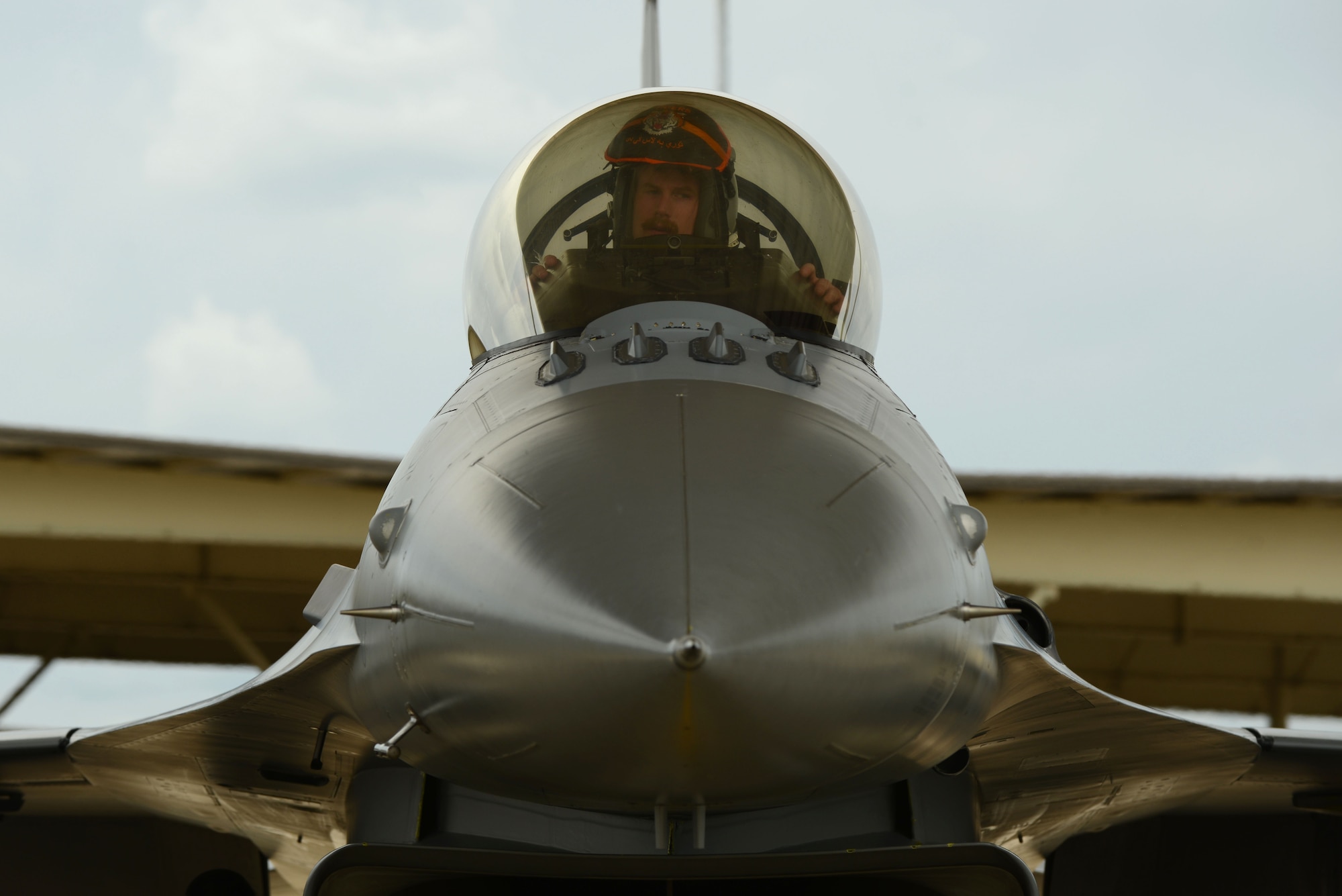 Lt. Col. Craig Andrle, 79th Fighter Squadron commander, taxis a F-16 Fighting Falcon on the Shaw Air Force Base, S.C., flightline after returning from a deployment May 4, 2017. Andrle’s unit recently returned from Bagram Air Base, Afghanistan where they provided close air support to U.S. Special Operations and Afghan National Army commandos in Afghanistan’s Nangahar province. (U.S. Air Force photo by Airman 1st Class Kathryn R.C. Reaves)