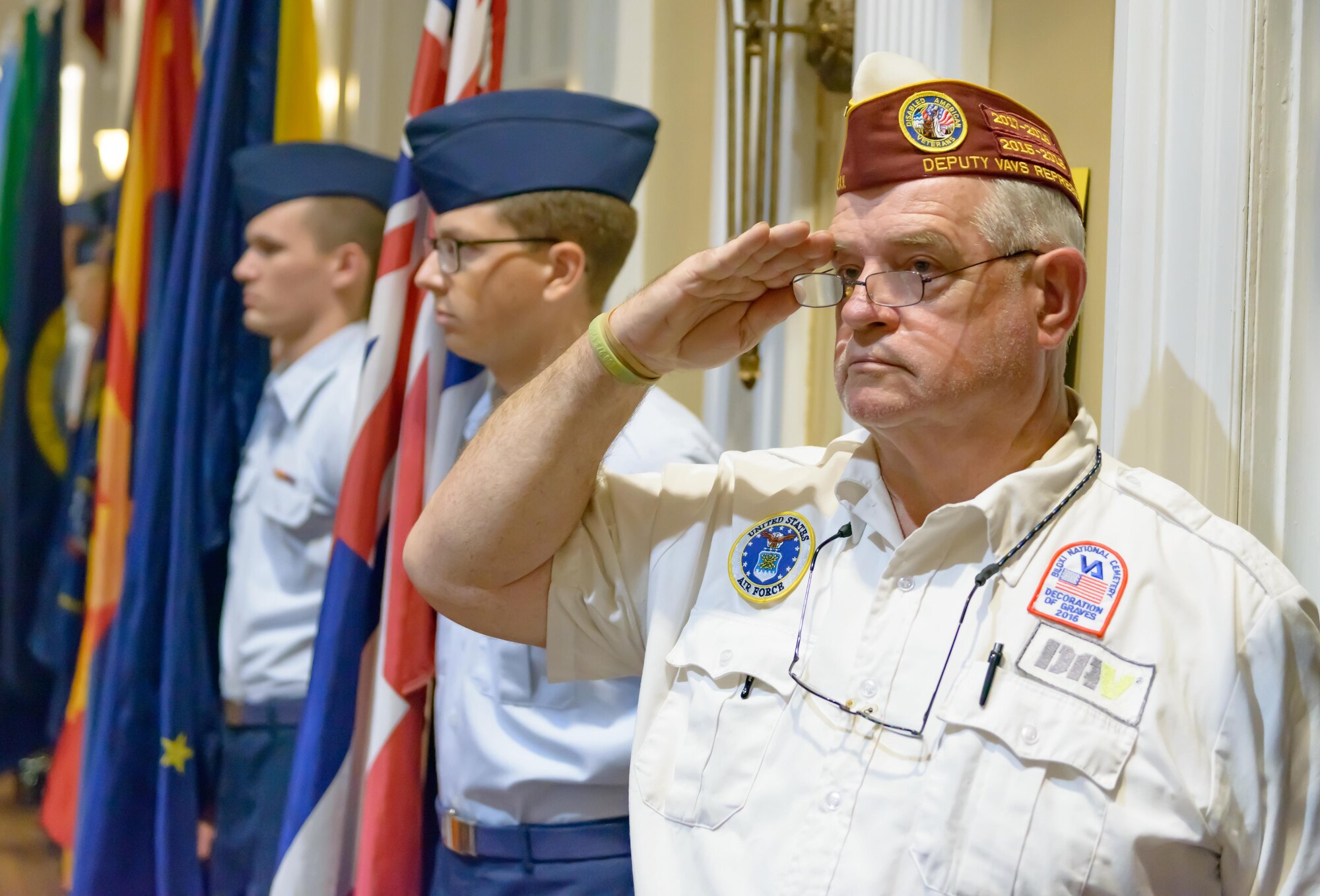 A local veteran renders a salute during the Memorial Day Ceremony at the Biloxi National Cemetery May 29, 2017, Biloxi, Miss. The ceremony paid homage to those who have made the ultimate sacrifice while serving in the armed forces. (U.S. Air Force photo by Andre’ Askew)