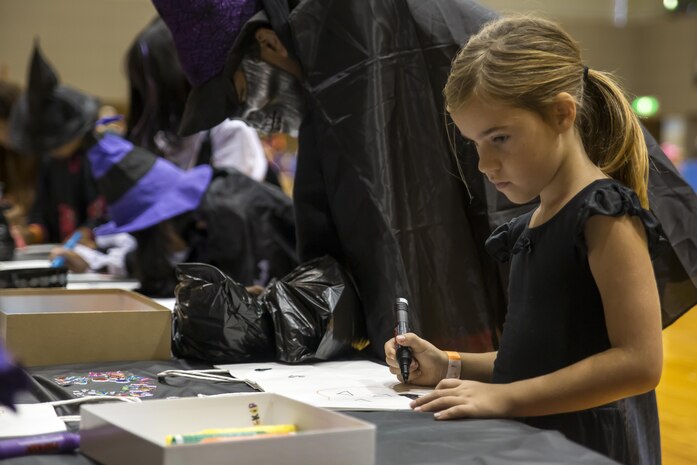 US, Japanese locals gather for Halloween Carnival