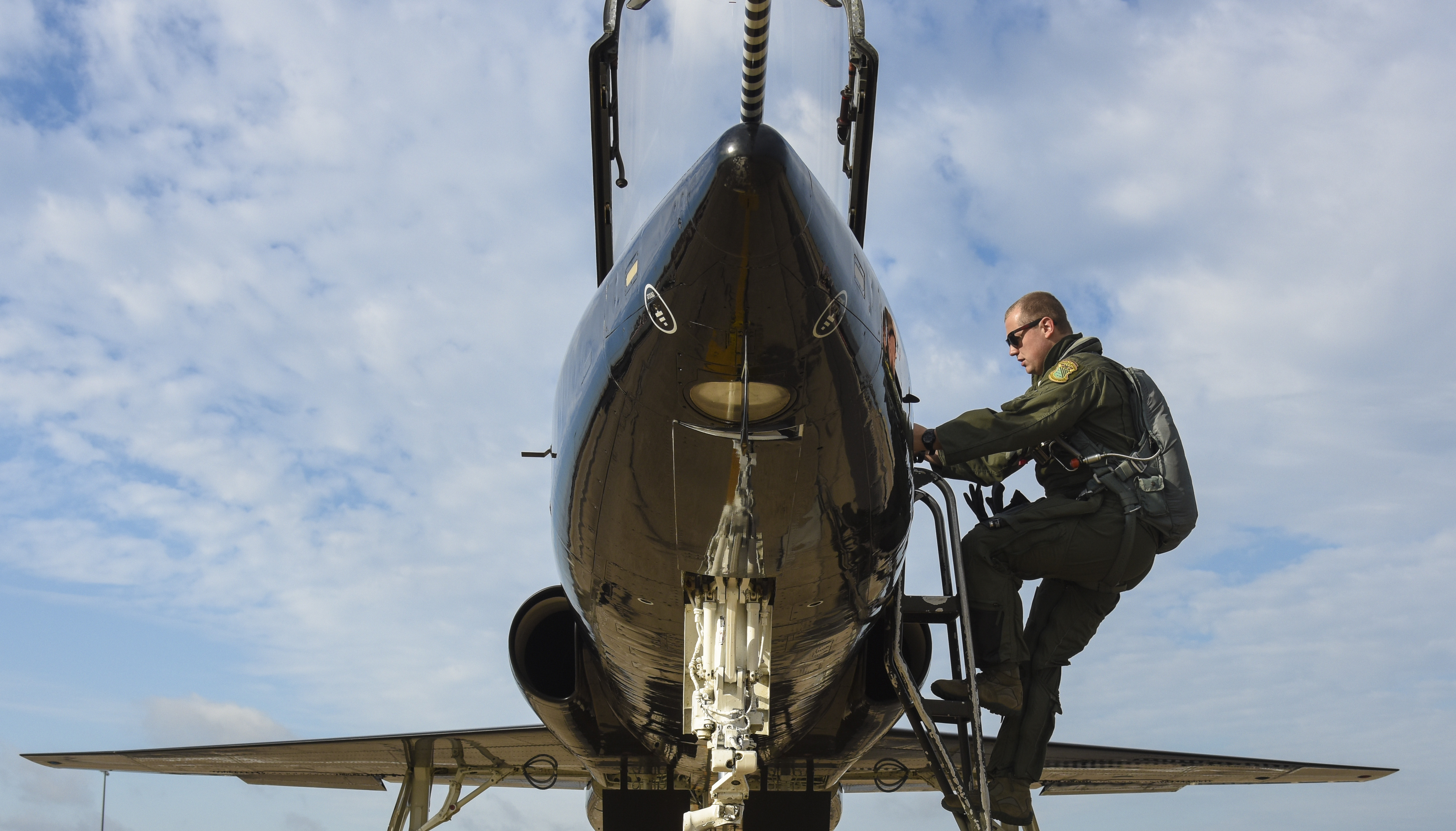 BURTLE AIRCRAFT 空調服 17V AC300 AC370/371 Aircraft profile print of C-17A Globemaster III 60th AMW