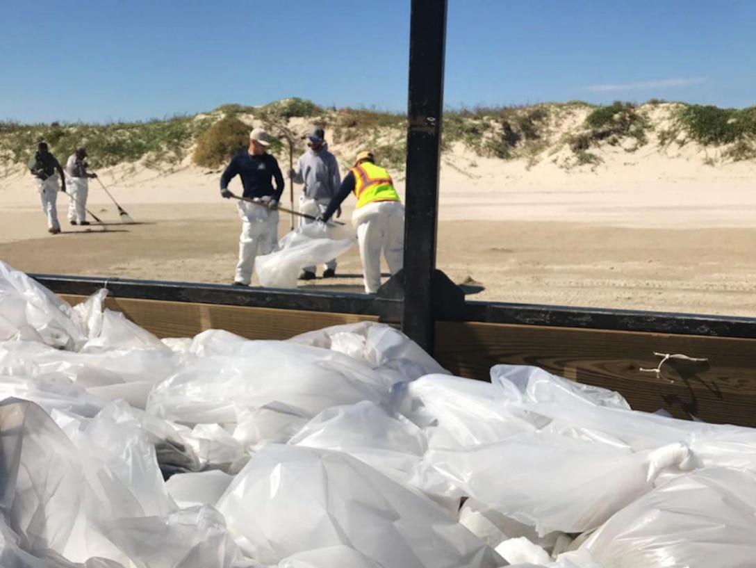 Image of Coast Guard oil spill response in Texas