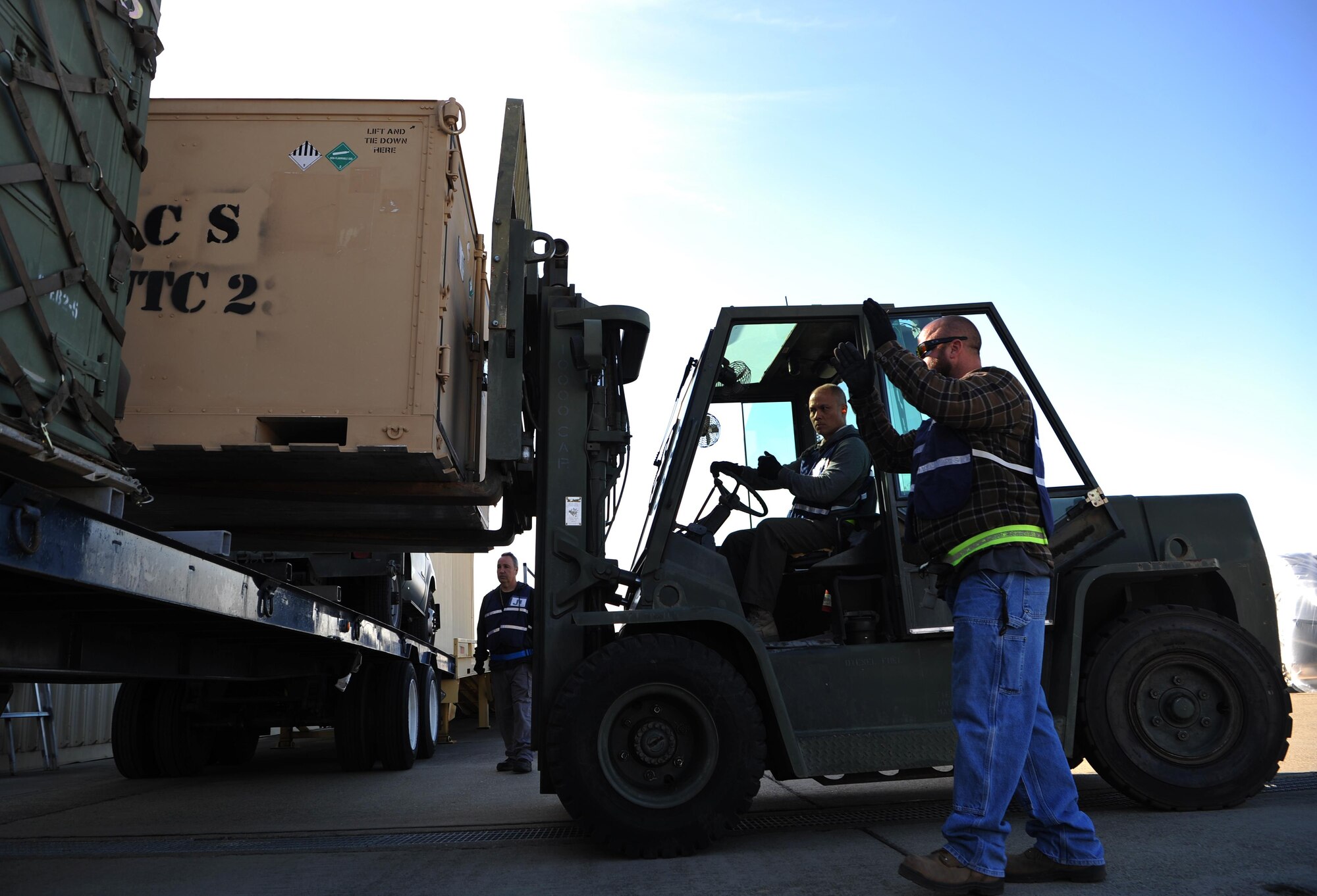 9th Support Division personnel load supplies on a truck during Global Thunder 18,