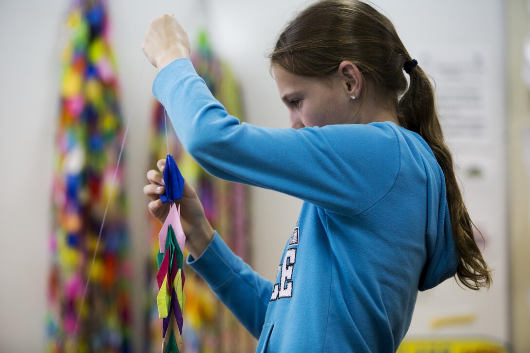 Kinser Elementary School gives 1,000 Cranes of Hope to Antilles Elementary School