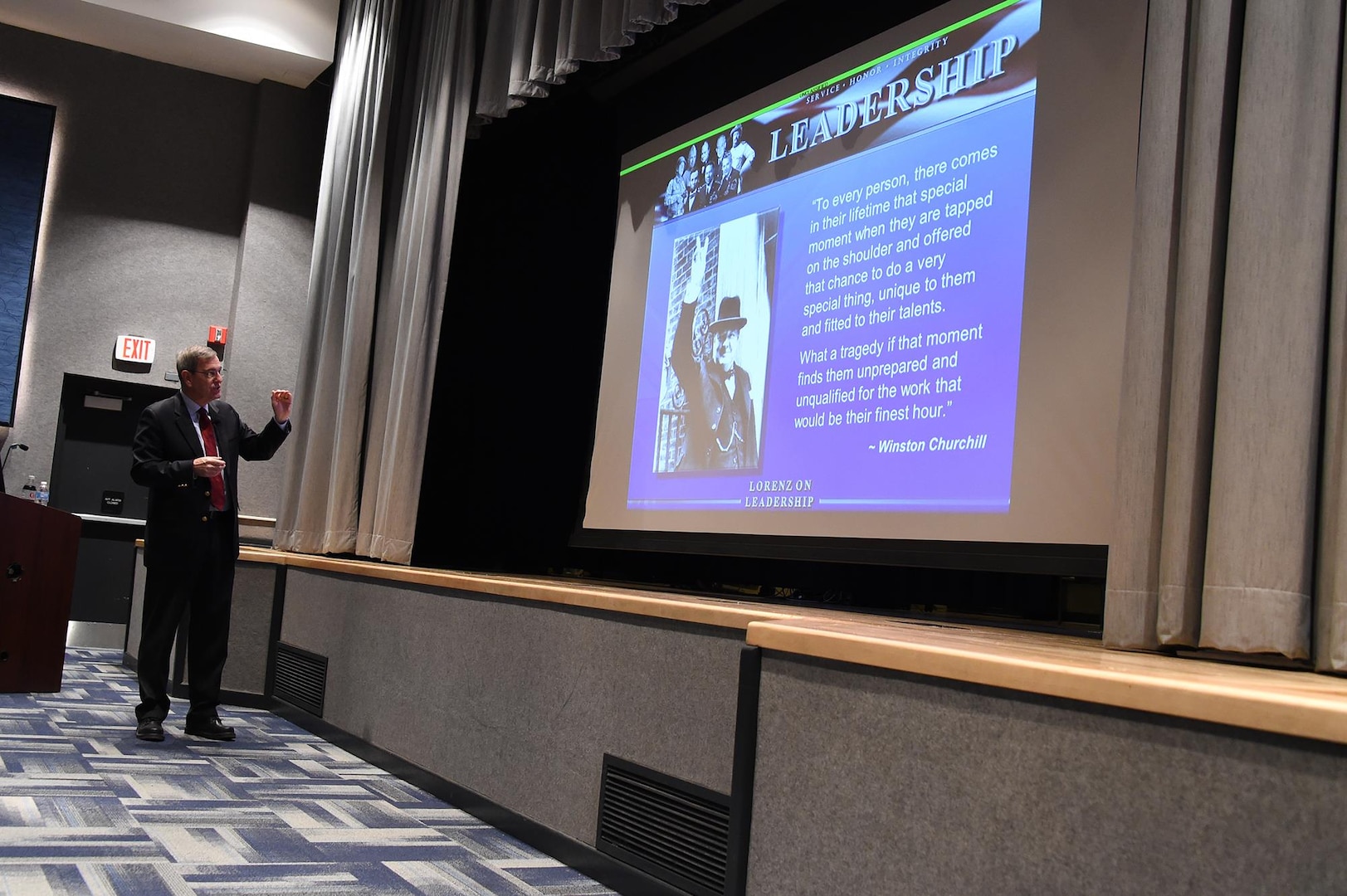 Retired U.S. Air Force Gen. Stephen Lorenz shares his perspective on leadership with members of U.S. Strategic Command during his visit to Offutt Air Force Base, Neb., Nov. 6, 2017. Lorenz, who retired as commander of Air Education and Training Command, discussed the traits and practices of effective leaders based on his experience as a military officer and commander.