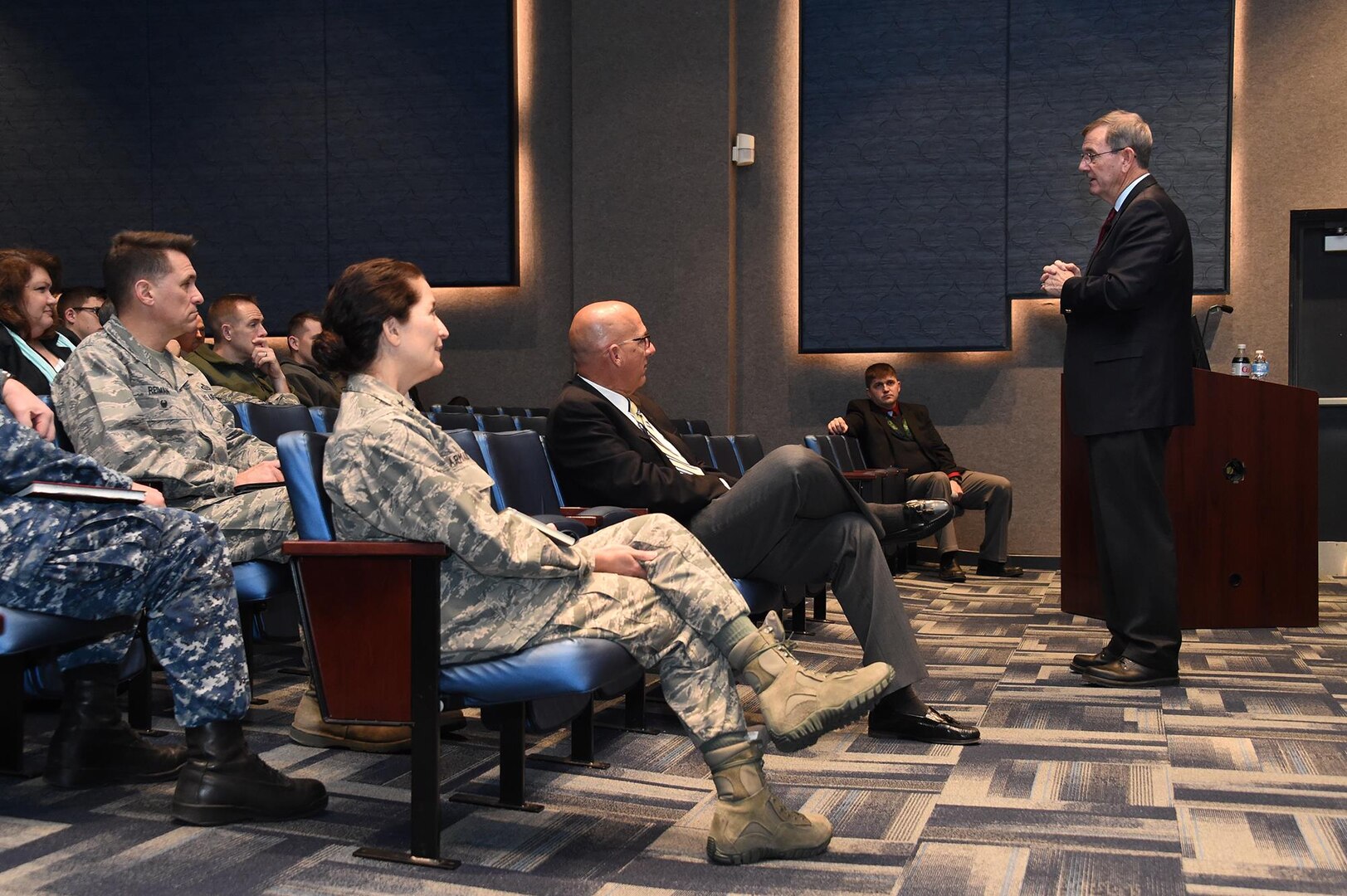 Retired U.S. Air Force Gen. Stephen Lorenz shares his perspective on leadership with members of U.S. Strategic Command during his visit to Offutt Air Force Base, Neb., Nov. 6, 2017. Lorenz, who retired as commander of Air Education and Training Command, discussed the traits and practices of effective leaders based on his experience as a military officer and commander.