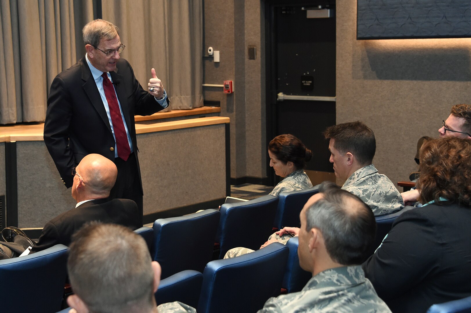 Retired U.S. Air Force Gen. Stephen Lorenz shares his perspective on leadership with members of U.S. Strategic Command during his visit to Offutt Air Force Base, Neb., Nov. 6, 2017. Lorenz, who retired as commander of Air Education and Training Command, discussed the traits and practices of effective leaders based on his experience as a military officer and commander.