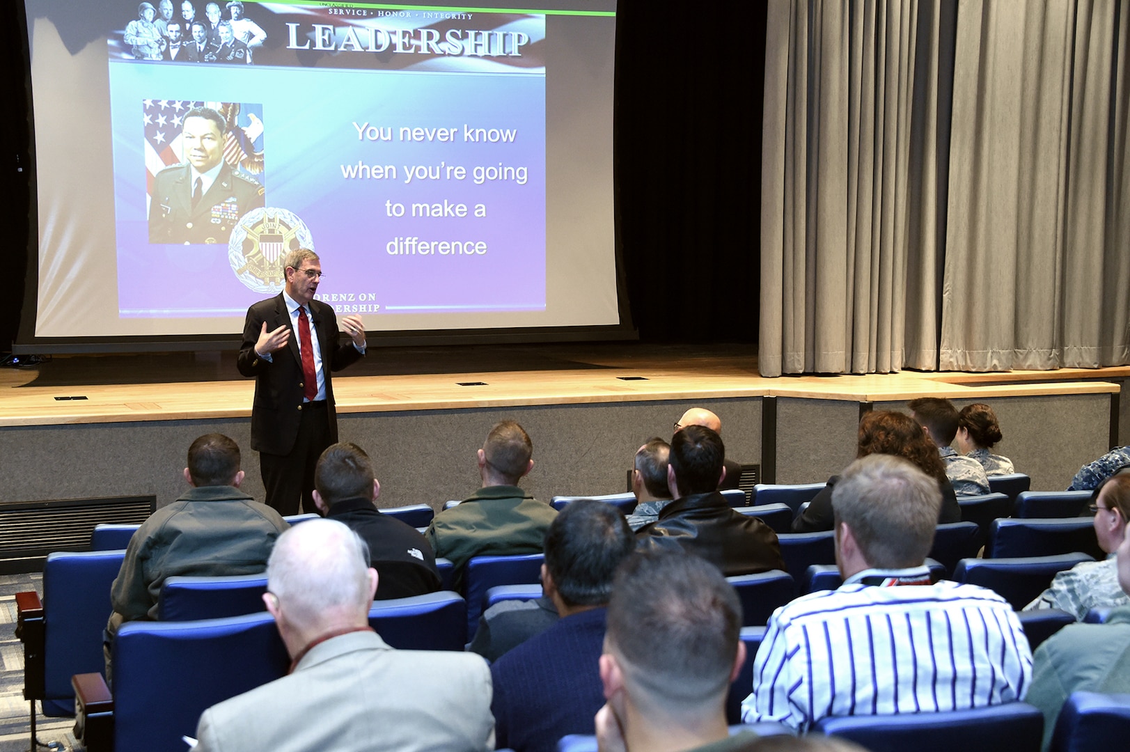 Retired U.S. Air Force Gen. Stephen Lorenz shares his perspective on leadership with members of U.S. Strategic Command during his visit to Offutt Air Force Base, Neb., Nov. 6, 2017. Lorenz, who retired as commander of Air Education and Training Command, discussed the traits and practices of effective leaders based on his experience as a military officer and commander.