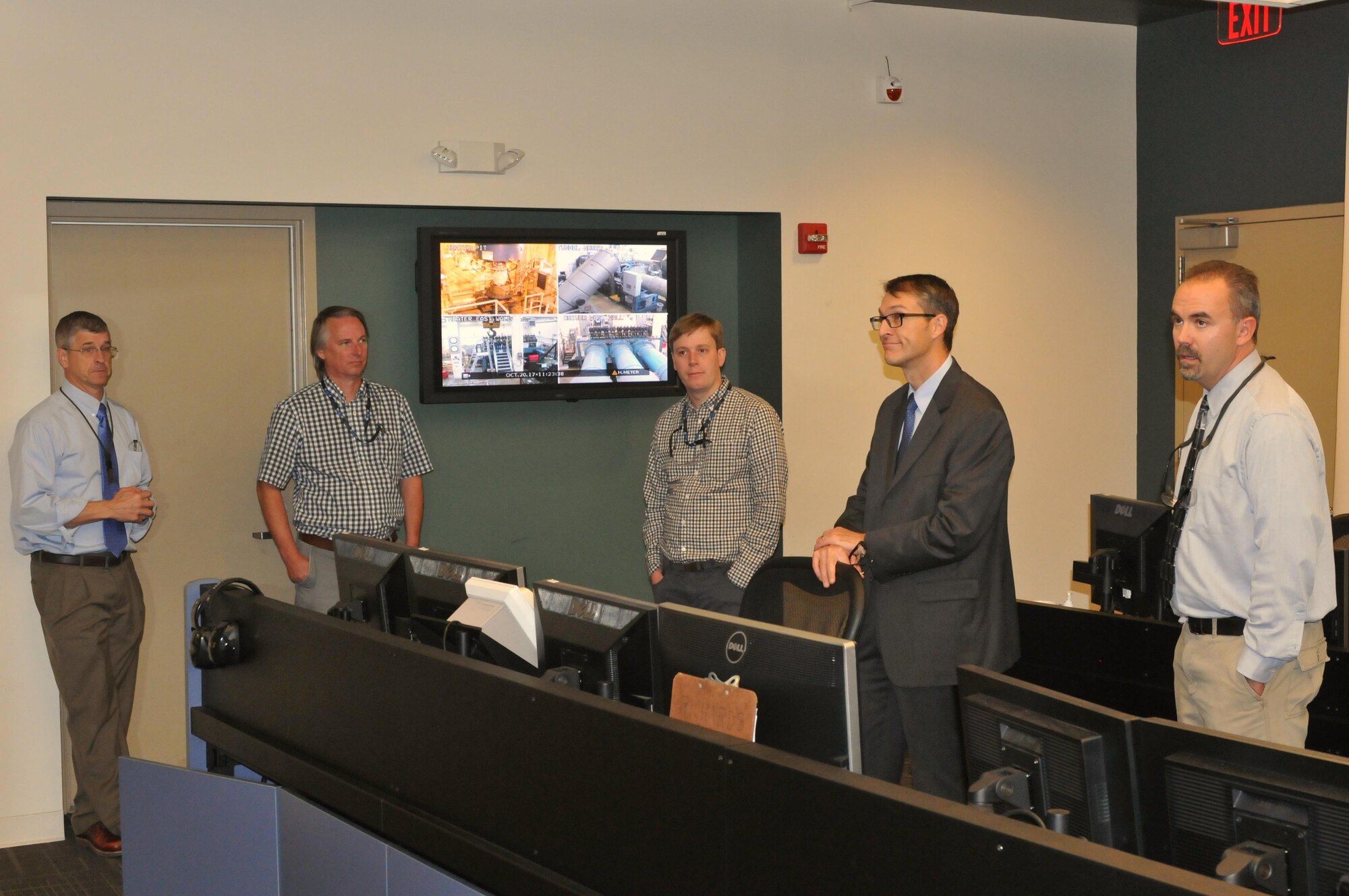 During his visit Oct. 20, AEDC Commander Col. Scott Cain reviews Tunnel 9 Operations with AEDC team members, starting at left, John Lafferty, Greg Fox, Nick Frederick and Joseph Coblish at the AEDC Hypervelocity Wind Tunnel 9 in White Oak, Maryland. (U.S. Air Force photo/Arnold Collier)