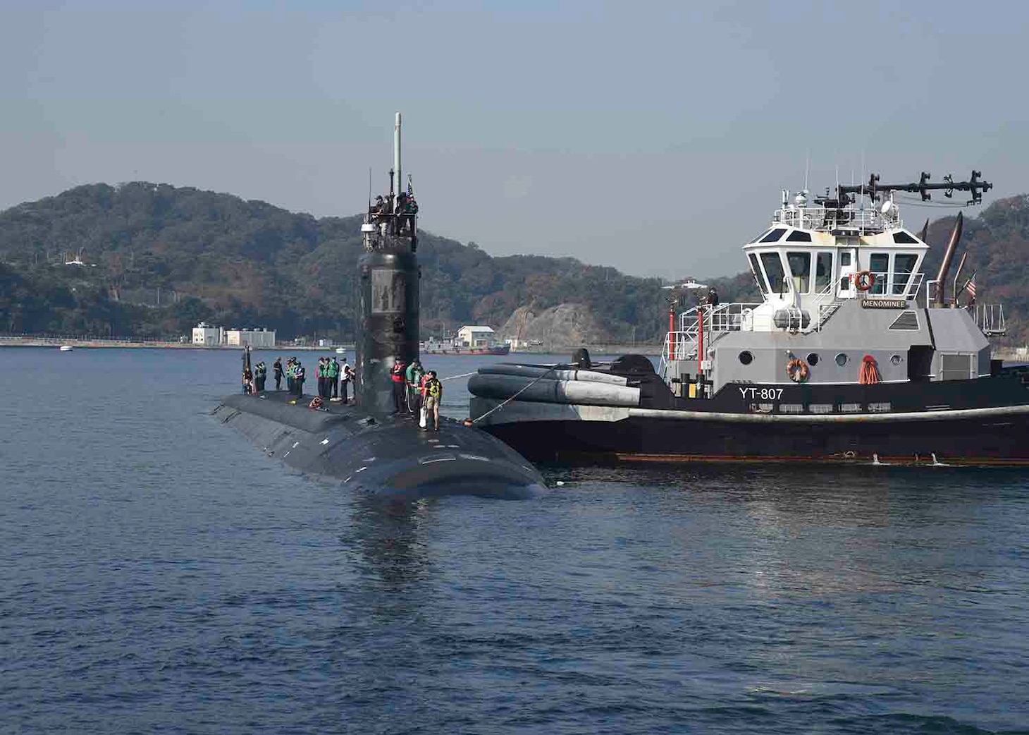 USS Mississippi (SSN 782) prepares to moor at Fleet Activities Yokosuka. Mississippi is visiting Yokosuka for a port visit.   (U.S. Navy photo by Mass Communication Specialist 2nd Class Brian G. Reynolds/Released)