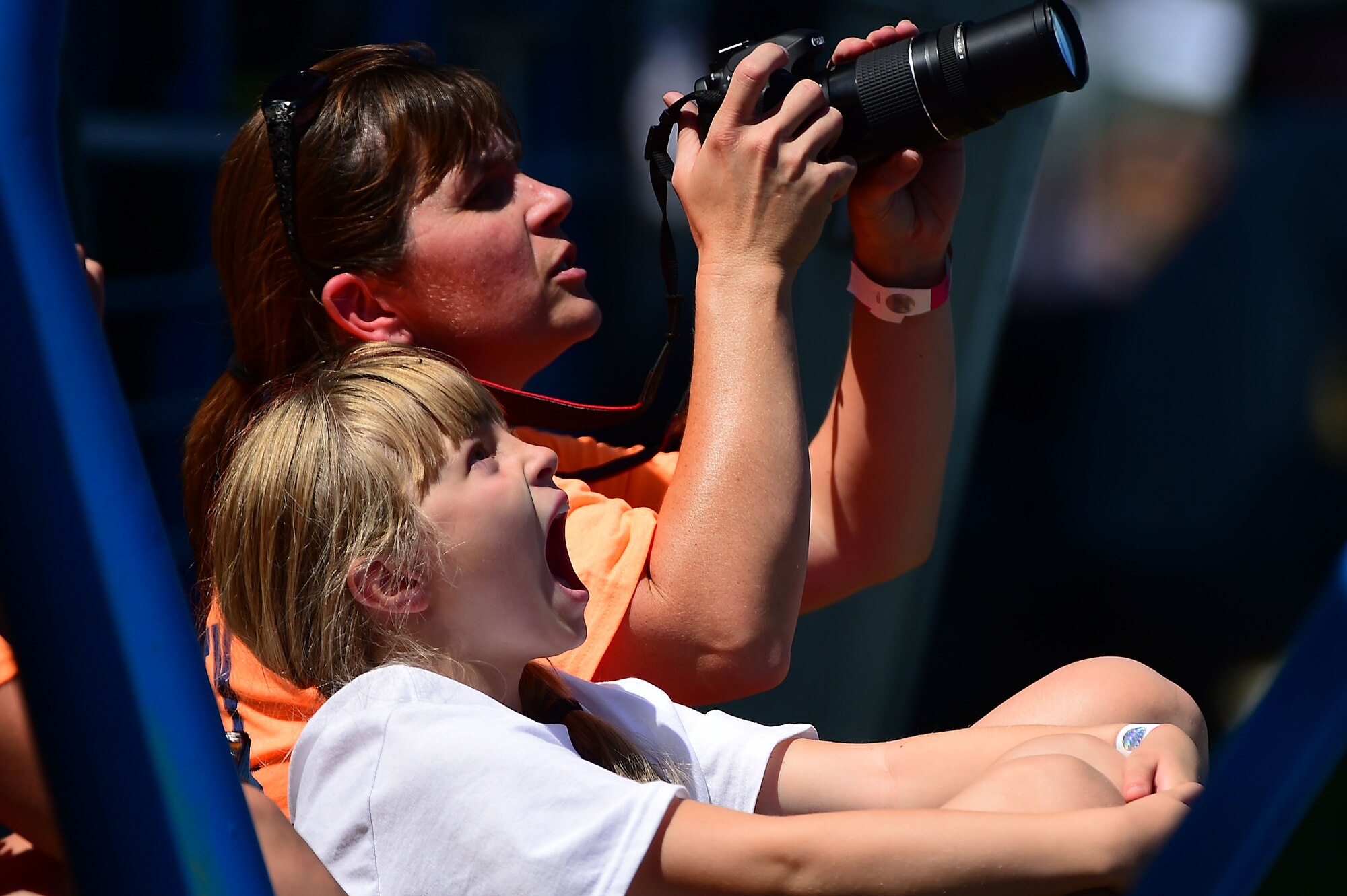 Young girl "gasps" at air show.