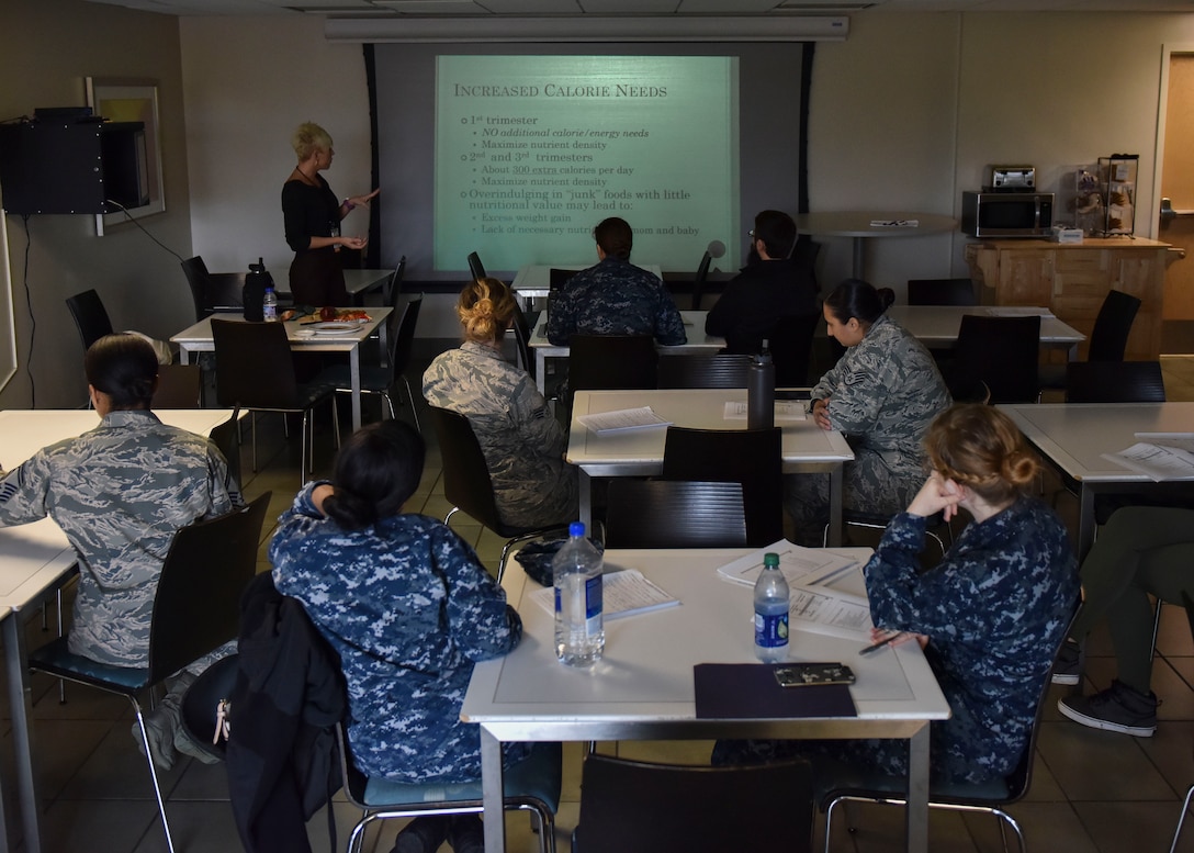 Students listen during a nutrition class on Joint Base Langley-Eustis, Va., Nov. 6, 2017.