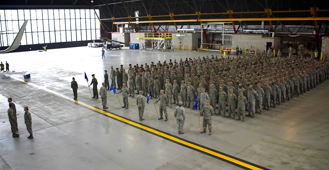 Wing formation honors commander