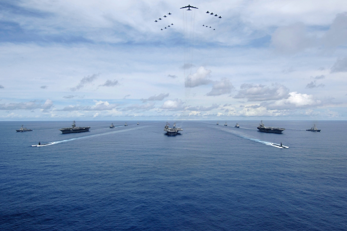 USS KITTY HAWK, at sea (Aug.14, 2007) - USS Nimitz (CVN 68), USS Kitty Hawk (CV 63), and USS John C. Stennis (CVN 74) carrier strike groups steam in formation during a joint photo exercise (PHOTOEX) during exercise Valiant Shield 2007 Aug.14.