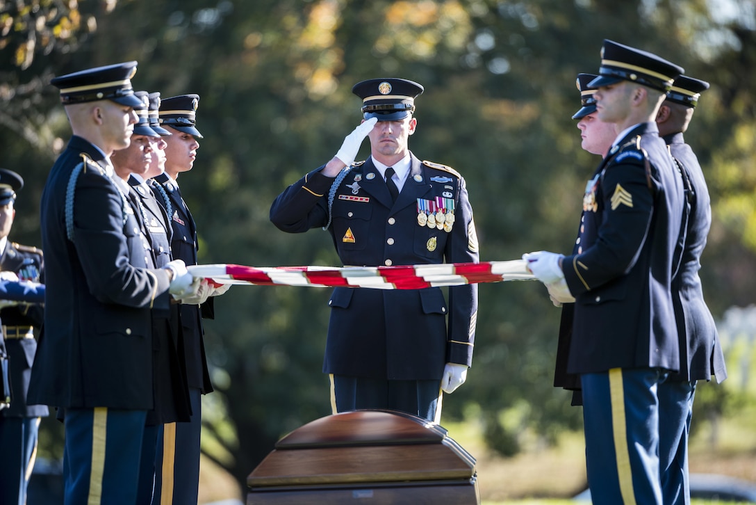 Graveside Service of U.S. Army Staff Sgt. Bryan Black in Section 60 of ...