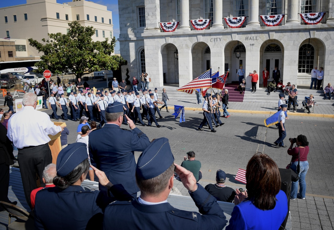 Veterans day parade gulfport