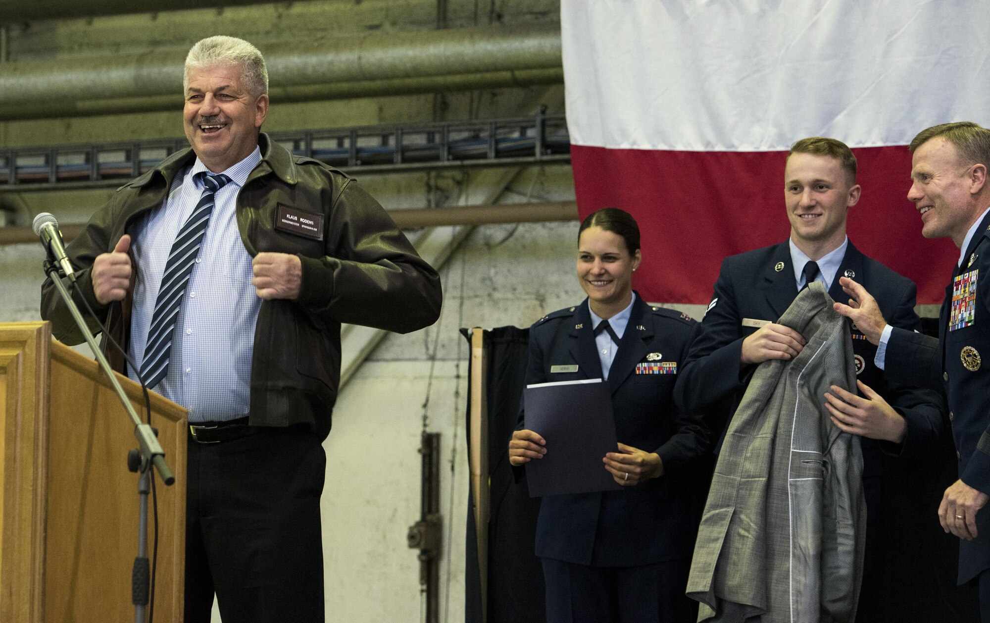 Gen. Wolters visits Spangdahlem, recognizes local mayor