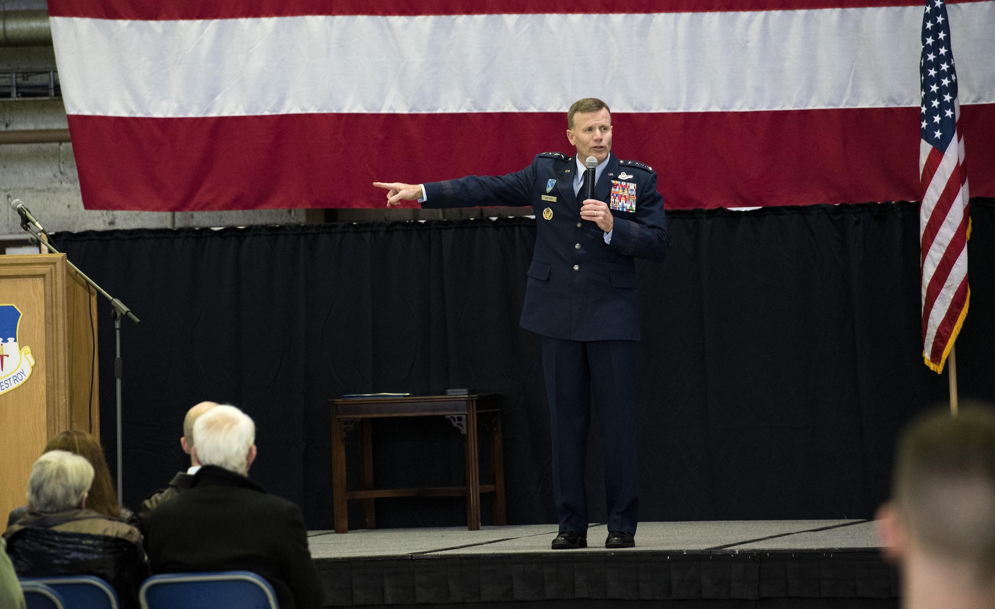 Gen. Wolters visits Spangdahlem, recognizes local mayor