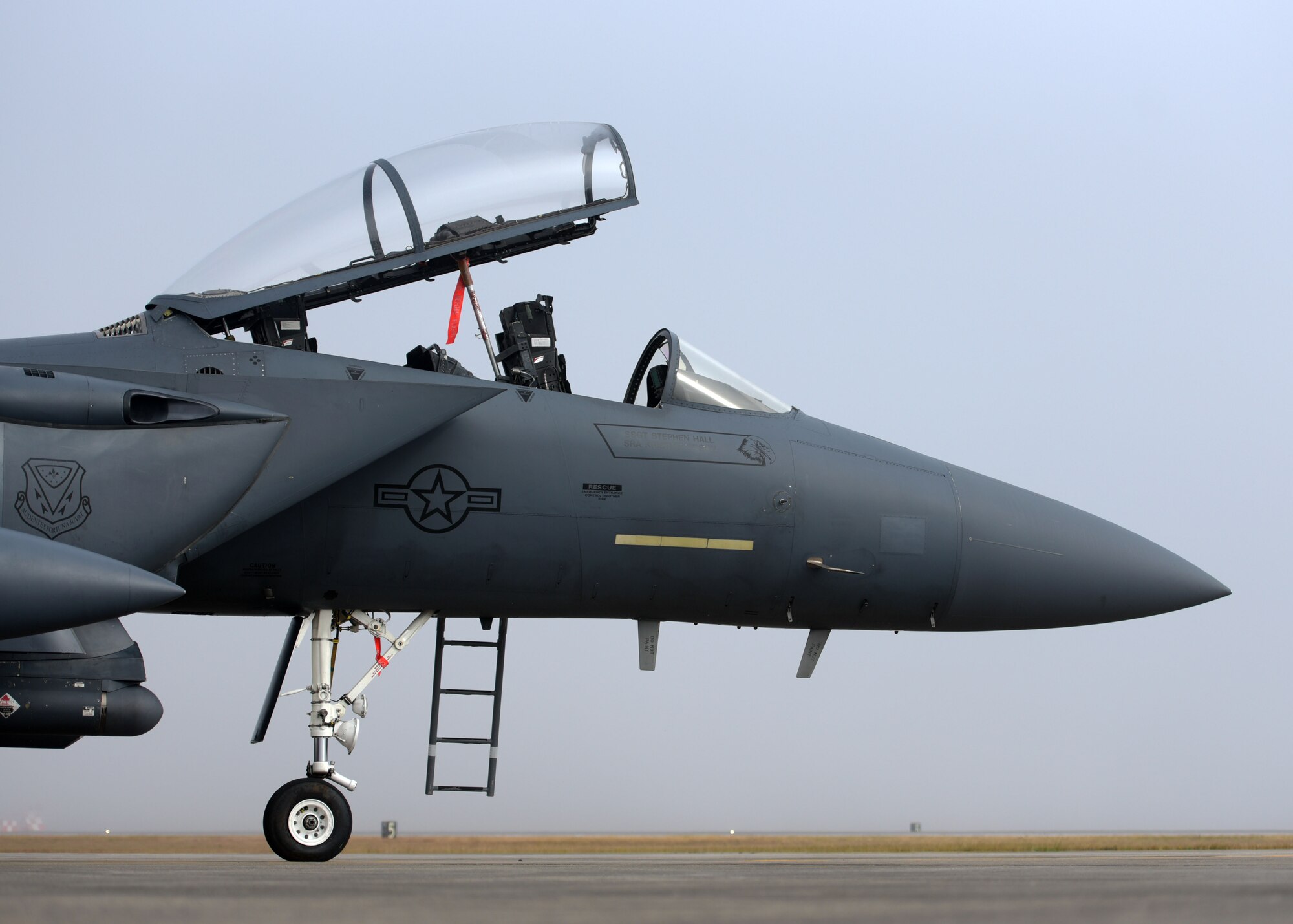 A U.S. Air Force F-15E Strike Eagle from the 389th Fighter Squadron, Mountain Home Air Force Base, Idaho, sits parked on the flightline at Tyndall Air Force Base, Fla., Nov. 6, 2017. Mountain Home AFB sent assets to Tyndall to participate in concurrent exercises Checkered Flag 18-1 and Combat Archer. (U.S. Air Force photo by Airman 1st Class Isaiah J. Soliz/Released)