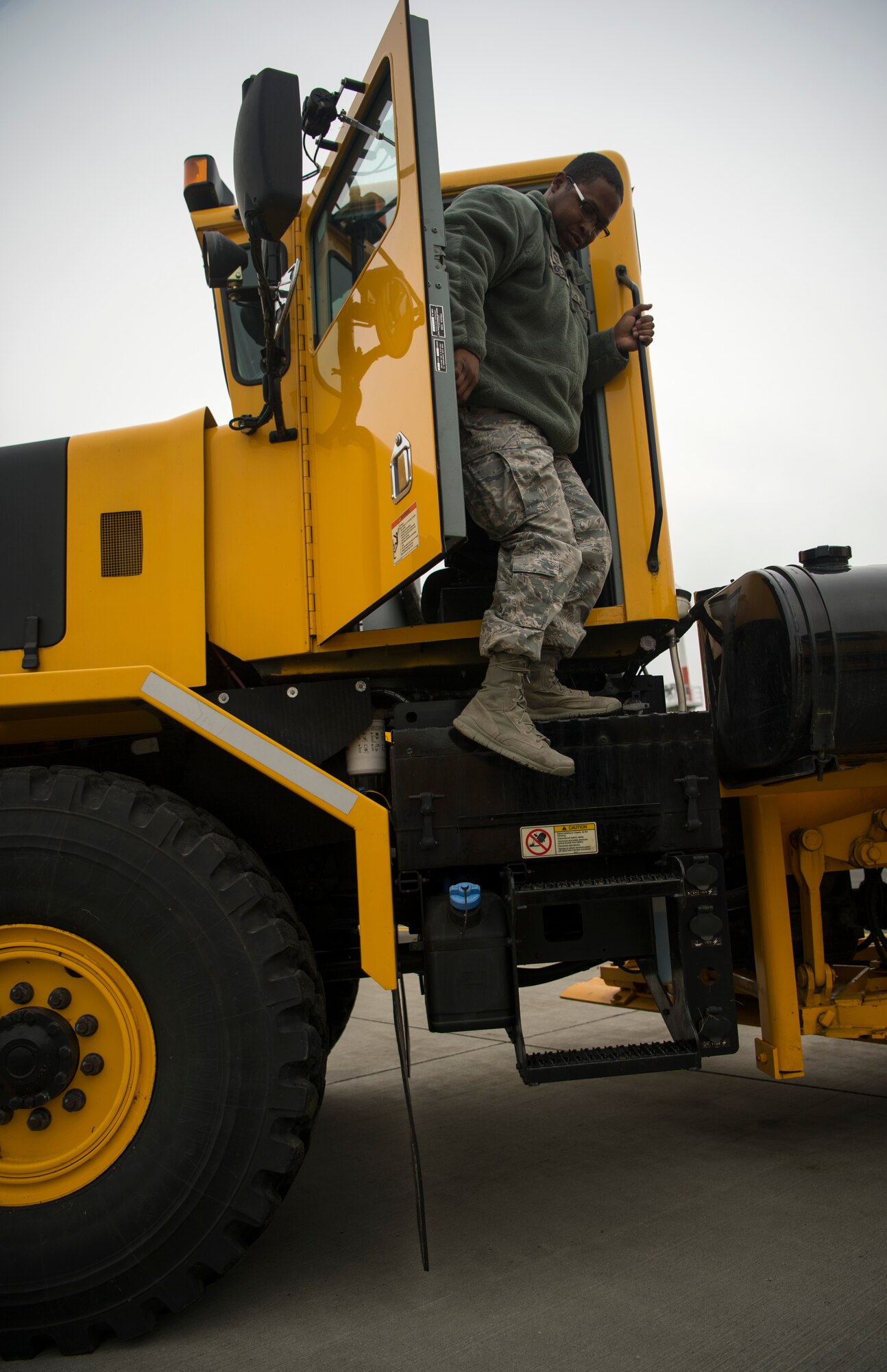 52nd CES shows off snow equipment in Ice Parade