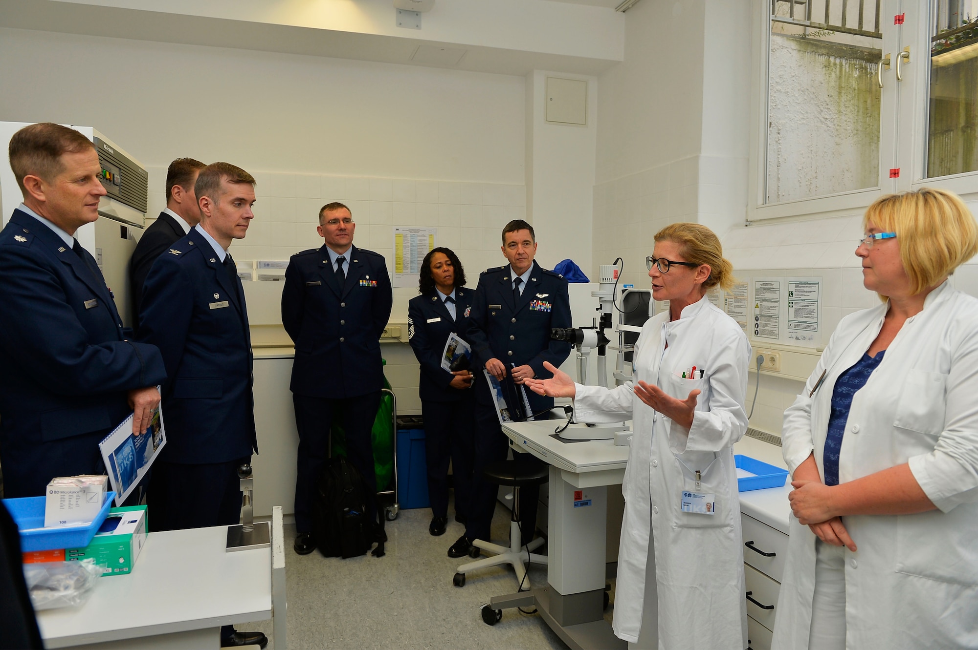 U.S. service members assigned to the 86th Medical Group and Landstuhl Regional Medical Center receive a briefing from German medical professionals during a tour of Saarland University Medical Center in Homburg, Germany Nov. 9, 2017. The medical center plays a major role in providing quality healthcare for members of the Kaiserslautern Military Community. (U.S. Air Force photo by Airman 1st Class Joshua Magbanua)