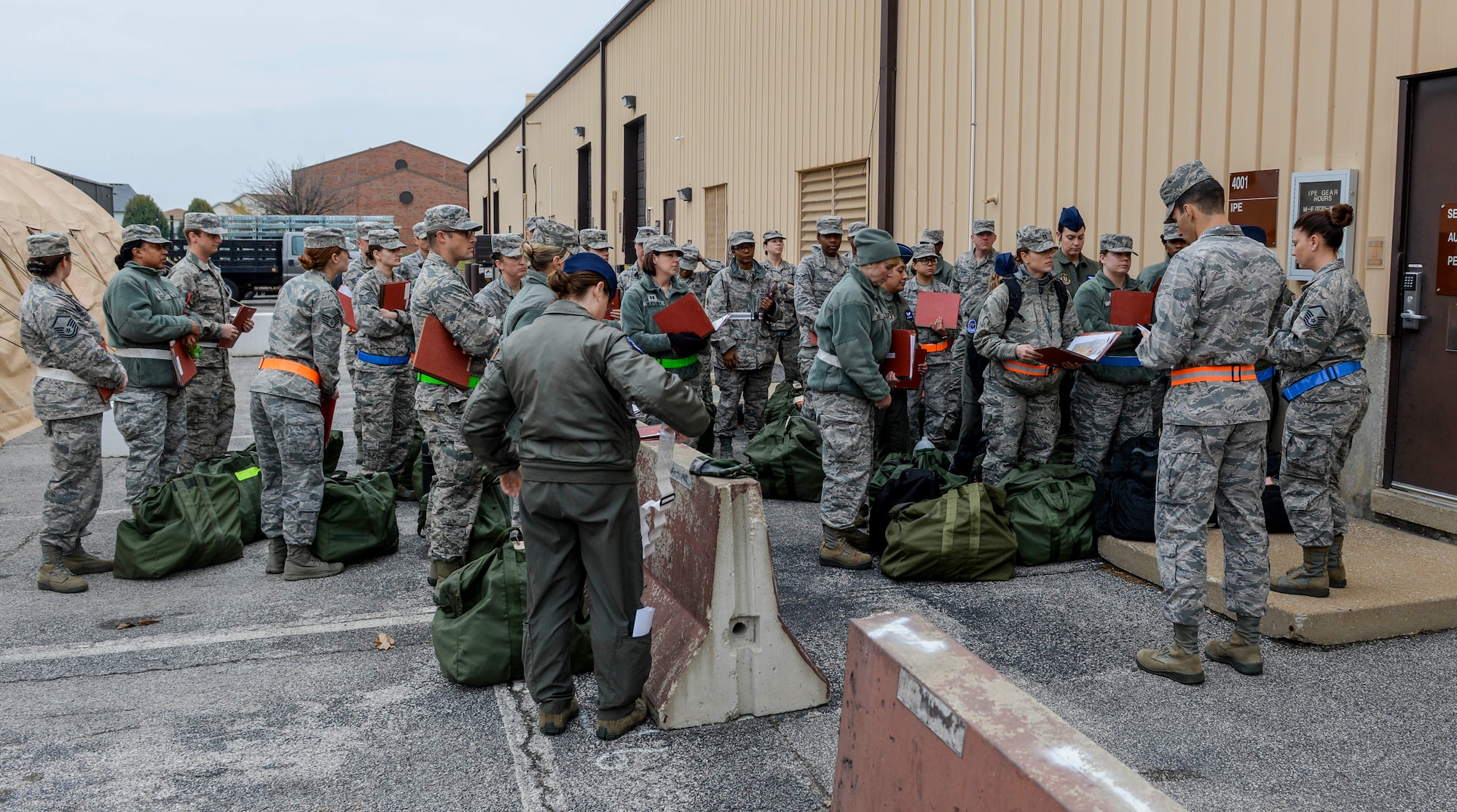 (U.S. Air Force photos by Airman 1st Class Chad Gorecki)