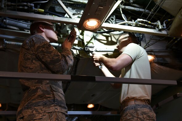 364th Training Squadron revamps hydraulics course
