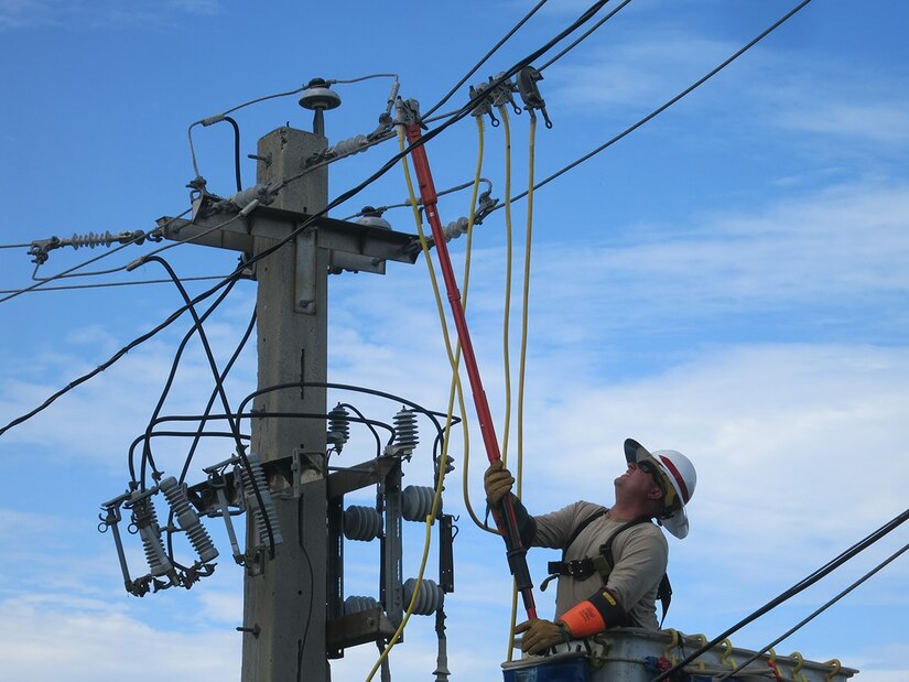 Soldiers work tirelessly to bring Puerto Rico's power back