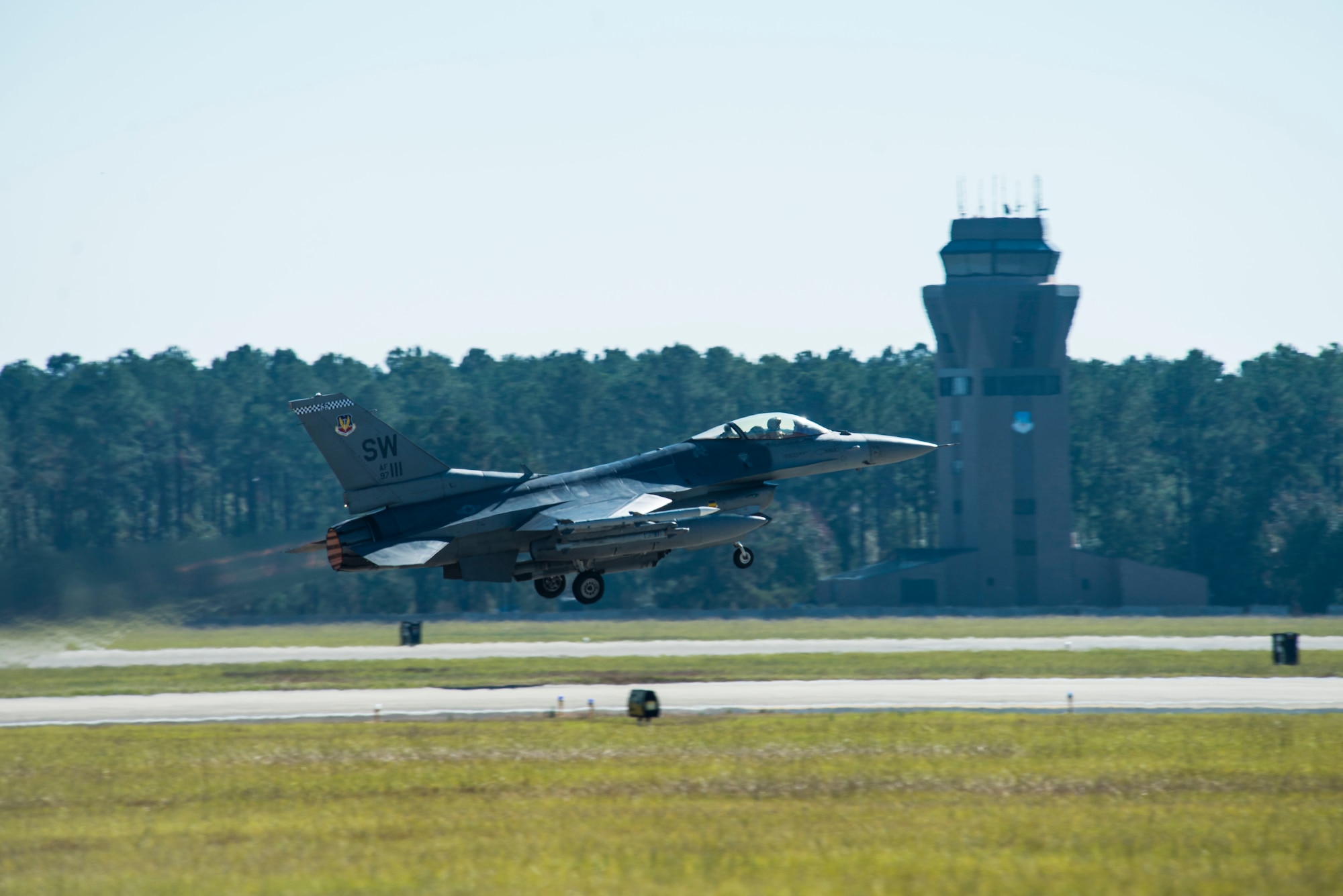 An F-16CM Fighting Falcon takes off from the flightline at Shaw Air Force Base, South Carolina, Nov. 16, 2017.