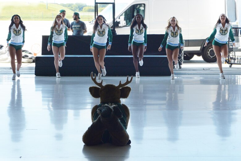 Airmen of the 115th Fighter Wing and their families were able to take a break together, at the end of the regularly scheduled drill day, Sept. 9 at Truax Field, Madison, Wisconsin to enjoy a visit from Milwaukee Bucks' Rashad Vaughn and the Rim Rockers and Hoop Troop, along with the Milwaukee Bucks Dancers and Bango, the Bucks mascot. (U.S. Air National Guard photo by Staff Sgt. Kyle Russell, 115th Fighter Wing Public Affairs)