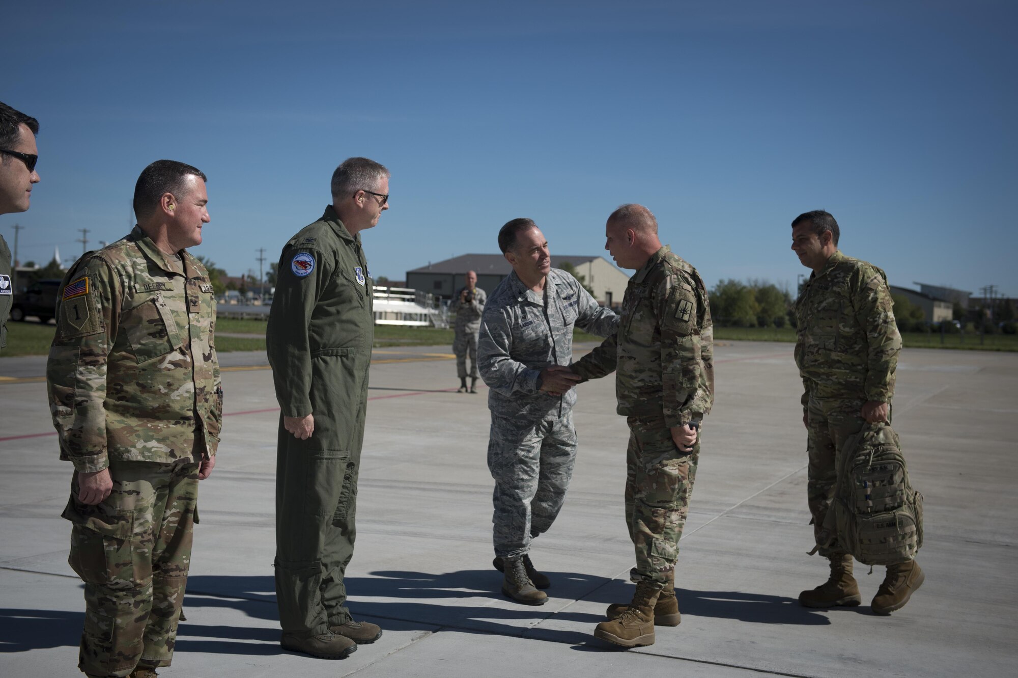 Army Maj. Gen. visits air base