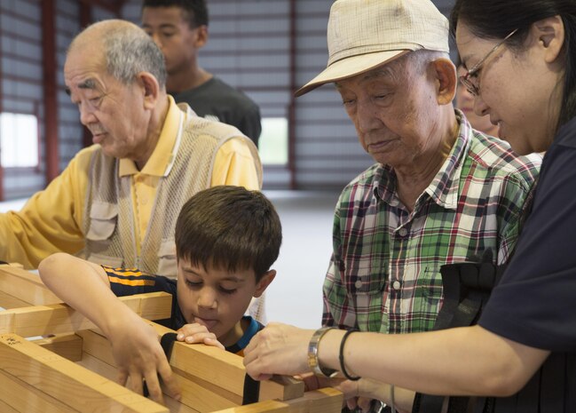 Japanese, Americans build relationships in a unique way