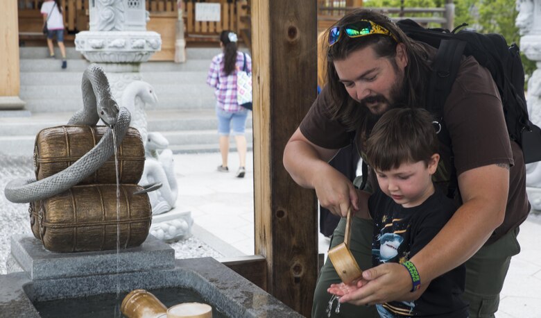 Japanese, Americans build relationships in a unique way
