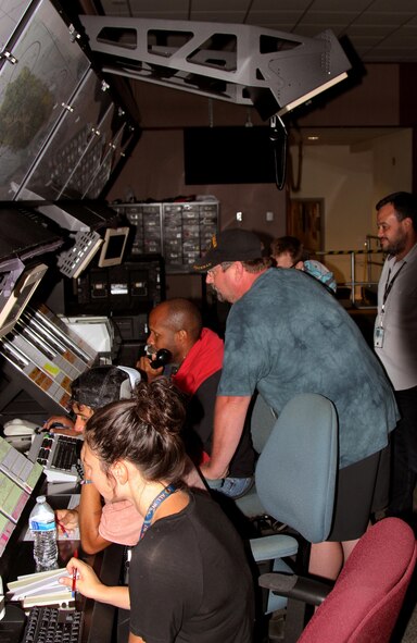 Federal Aviation Administration air traffic controllers work at San Juan Center, Puerto Rico, Sept. 27, 2017. The controllers were communicating with aircraft utilizing a communications link provided by the Air National Guard. The Air National Guard is working with numerous federal and local agencies, such as the FAA, during the recovery effort on Puerto Rico in the wake of Hurricane Maria, which hit Puerto Rico on Sept. 20, 2017. (U.S. Air National Guard photo by Tech. Sgt. Dan Heaton)
