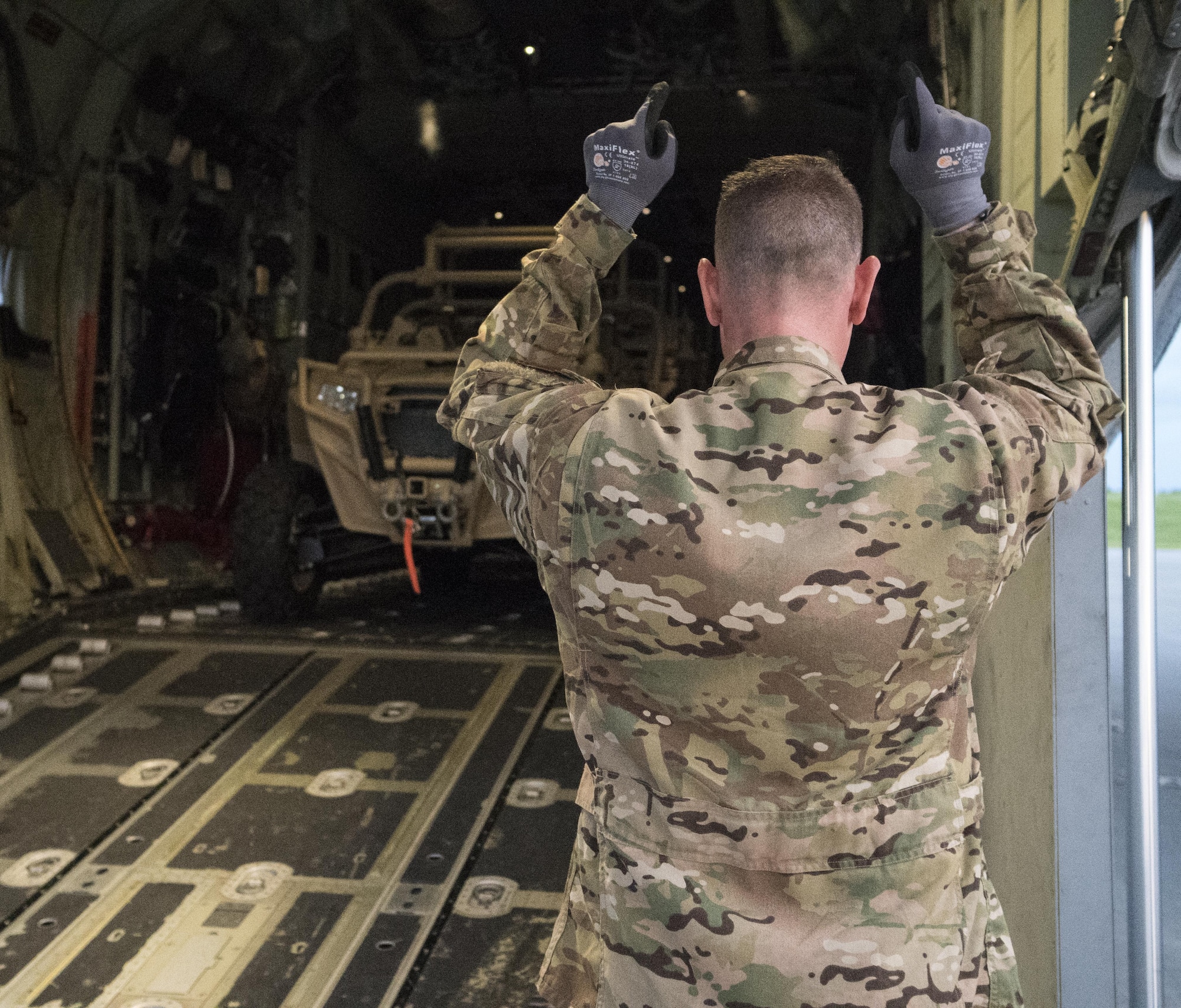 Pacific Commandos exercise readiness during typhoon evac