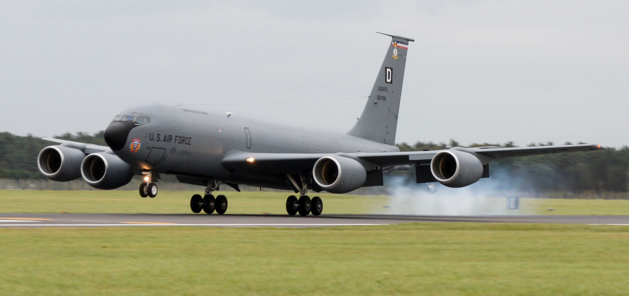 A U.S. Air Force KC-135 Stratotanker, assigned to the 100th Air Refueling Wing, landed Oct. 3, 2017, on RAF Mildenhall, England. Two KC-135s and their crews returned to RAF Mildenhall following a deployment to Naval Station Rota, Spain, where they flew in support of Operation Juniper Micron. The U.S. Air Force has been deploying Spain and France in support of operations in Mali and North Africa since 2013. (U.S. Air Force photo by Senior Airman Justine Rho)