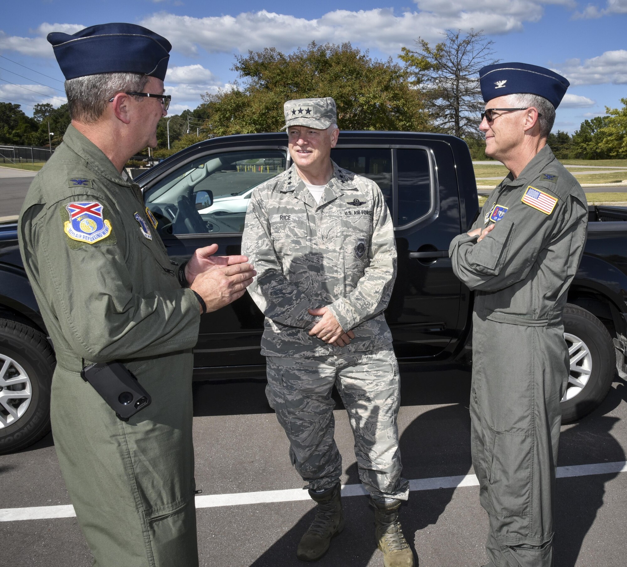 ANG Director Visits 117 ARW