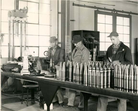 IMAGE: 01/22/1950
ORDNANCE HISTORY: New Shell House, (Men working)