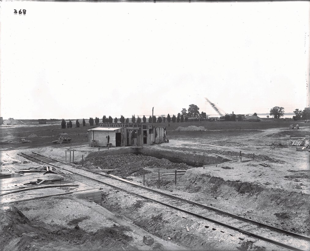 IMAGE: Dahlgren Ordnance History - Plate Battery
