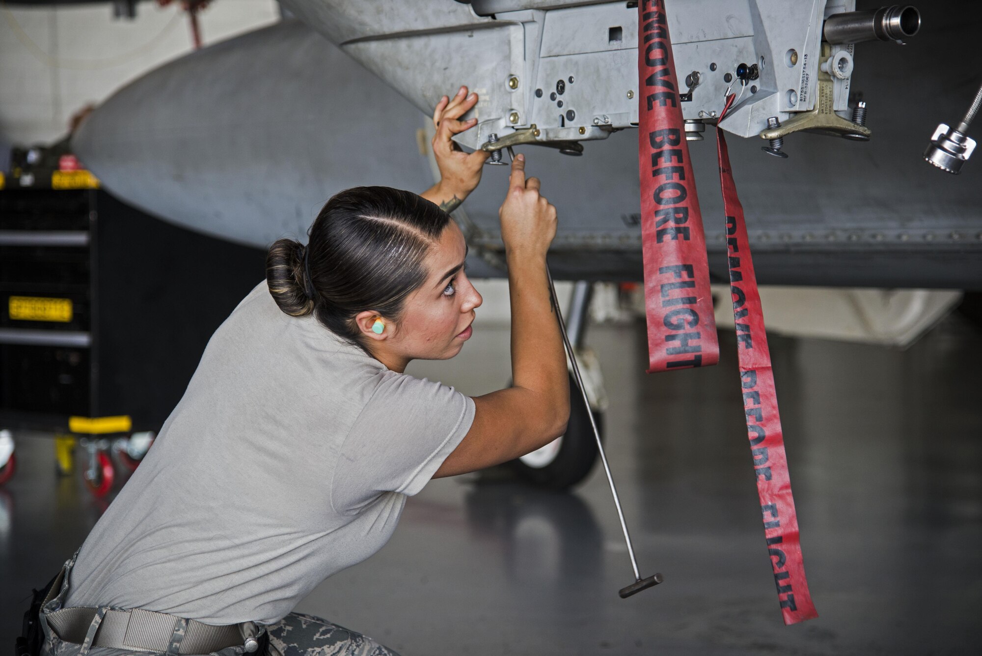 U.S. Air Force Senior Airman Dominique Fernandez, 20th Aircraft Maintenance Squadron load crew member, readies an F-16CM Fighting Falcon during a quarterly load crew competition at Shaw Air Force Base, S.C., Oct. 4, 2017.