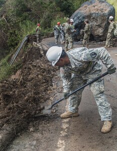 1st MSC commander surveys Hurricane Maria recovery